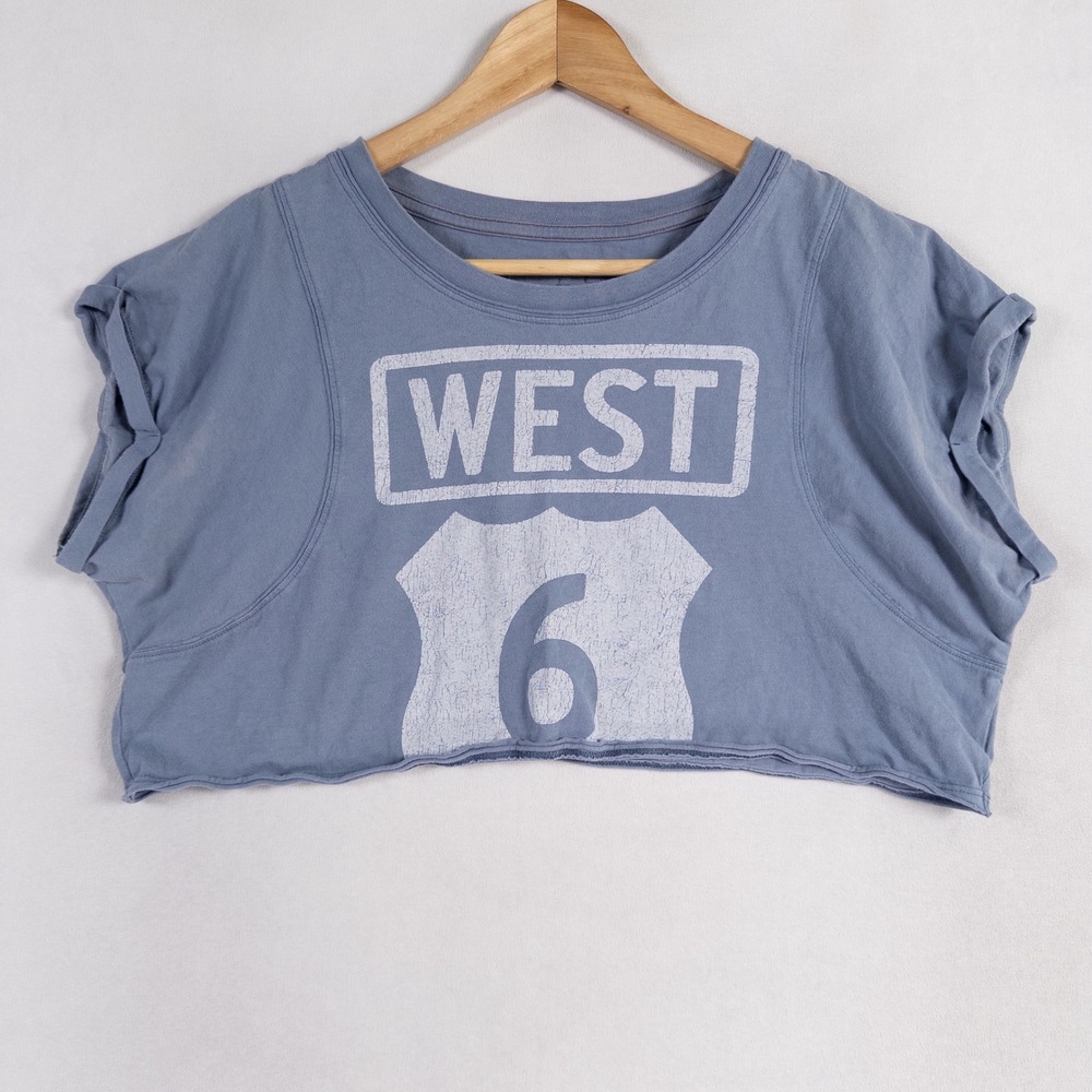 WE THE FREE T Shirt Womens Medium Blue Cropped West 6 Graphic Tee Festival *